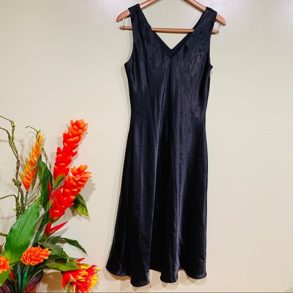 Amanda Smith Midi Fitted & Flowy bottom Dress - Picture 5 of 8